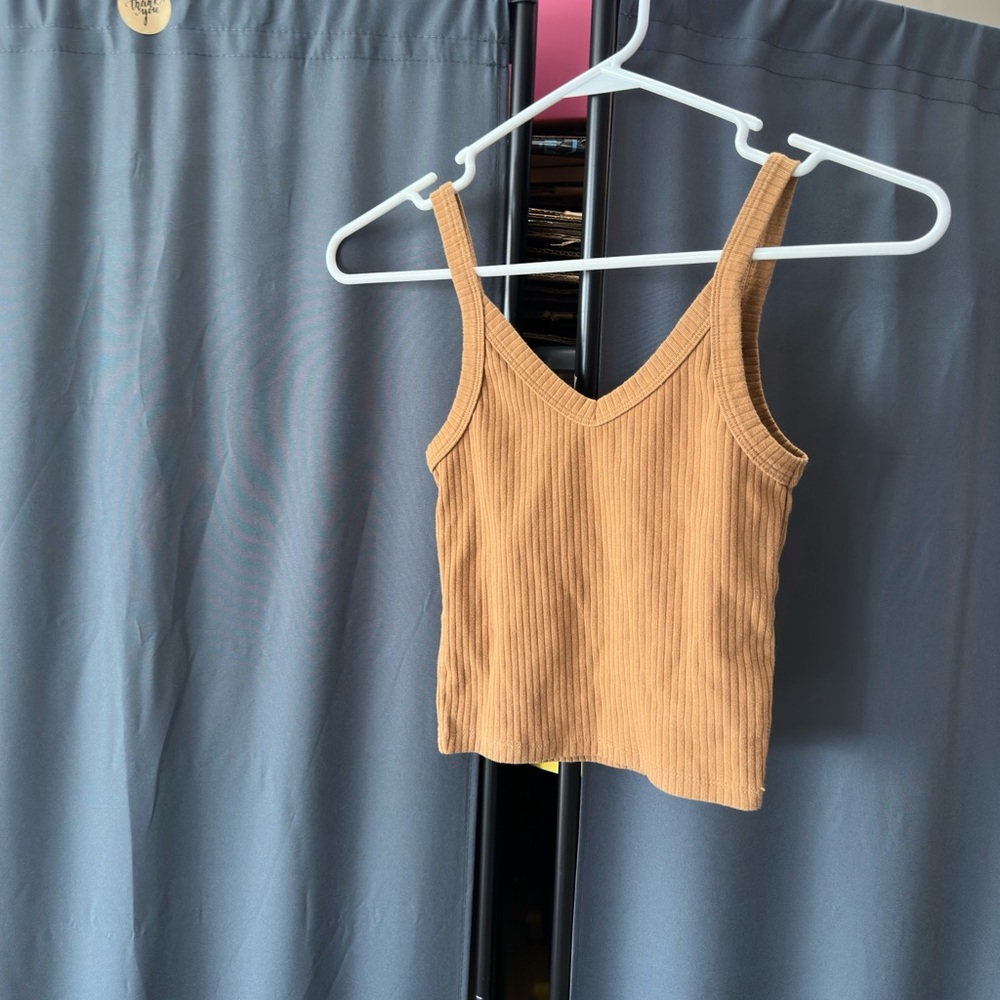 crop tank top